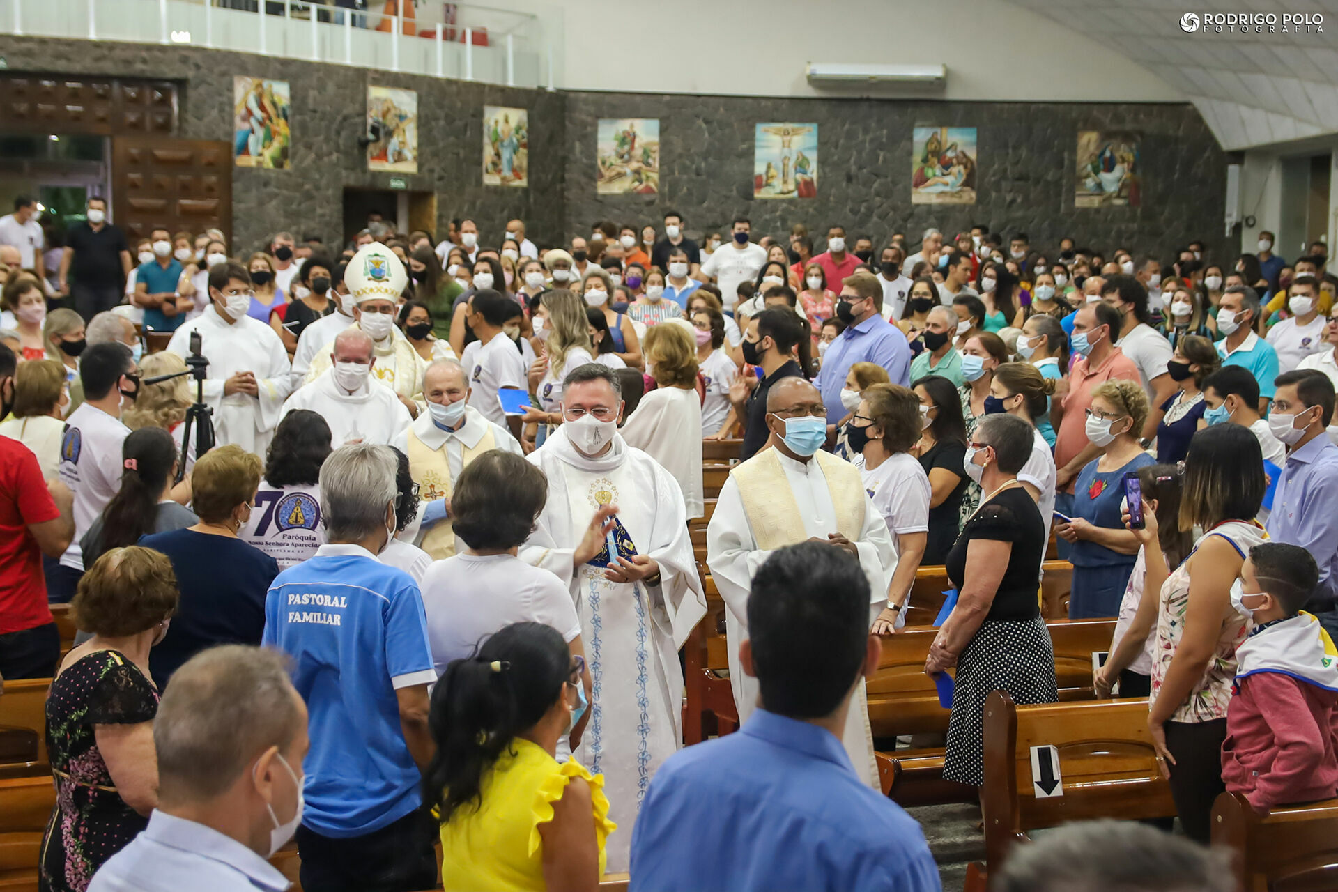 Foto Missa Solene do Jubileu 70 Anos Paróquia - Auriflama-SP Foto Missa Solene do Jubileu 70 Anos Paróquia - Auriflama-SP - Imagem 4