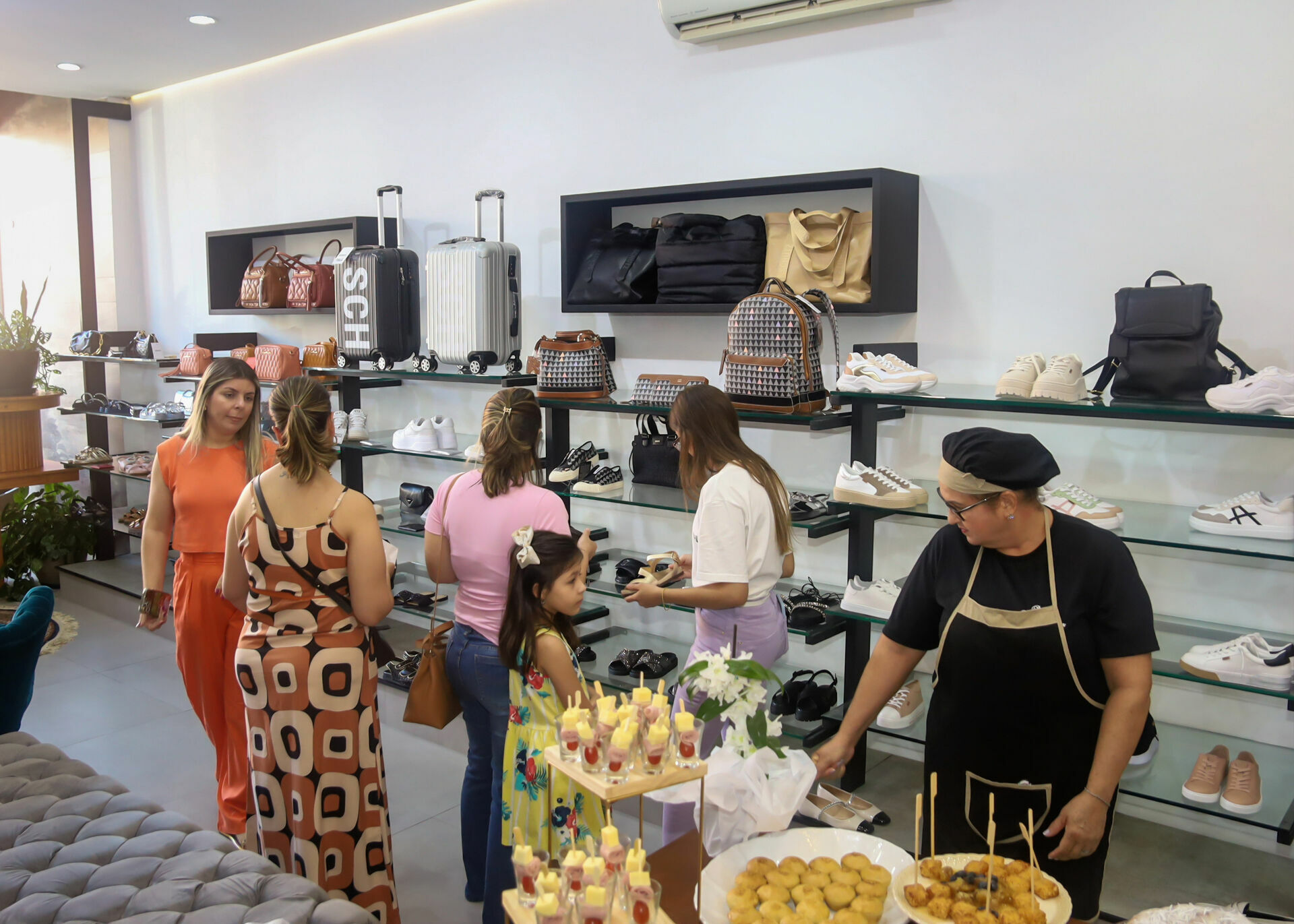 Foto Reinauguração Deyse Shoes Store - Por Marcela Ribeiro Foto Reinauguração Deyse Shoes Store - Por Marcela Ribeiro - Imagem 31