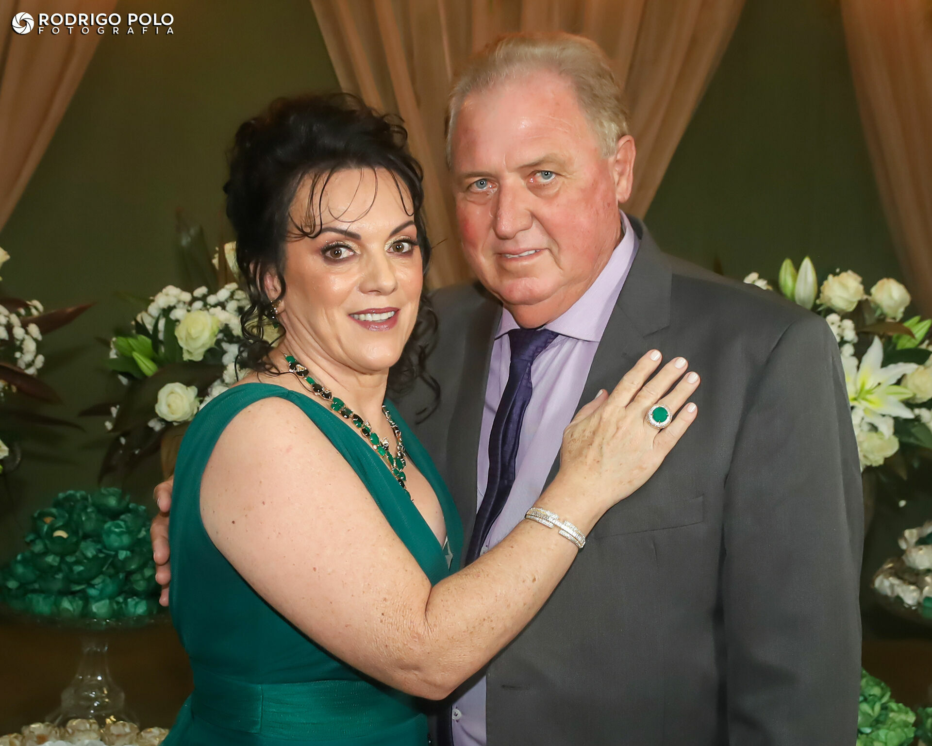 Foto Bodas de Esmeraldas Lourdes e Vanderlei Foto Bodas de Esmeraldas Lourdes e Vanderlei - Imagem 0