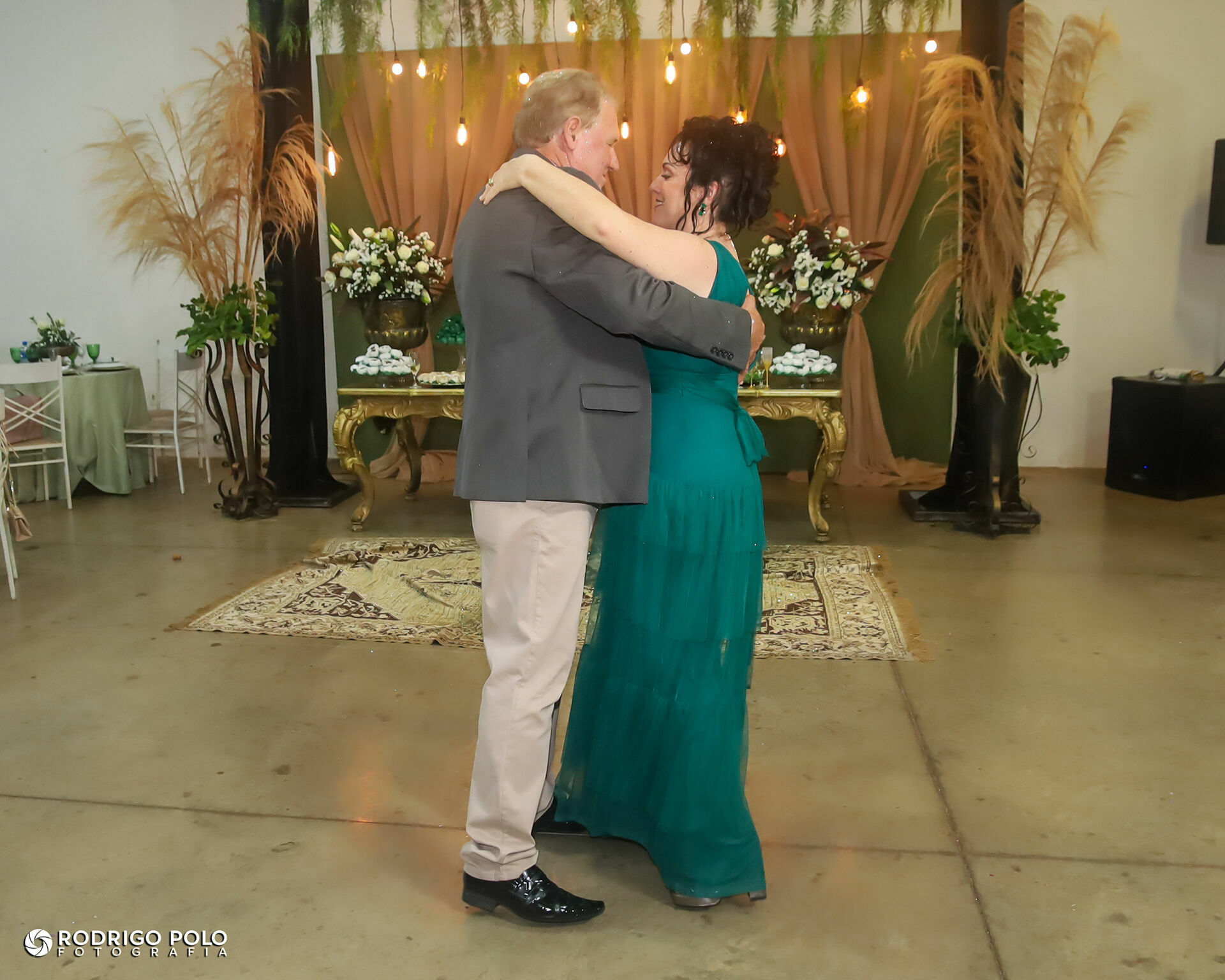 Foto Bodas de Esmeraldas Lourdes e Vanderlei Foto Bodas de Esmeraldas Lourdes e Vanderlei - Imagem 13