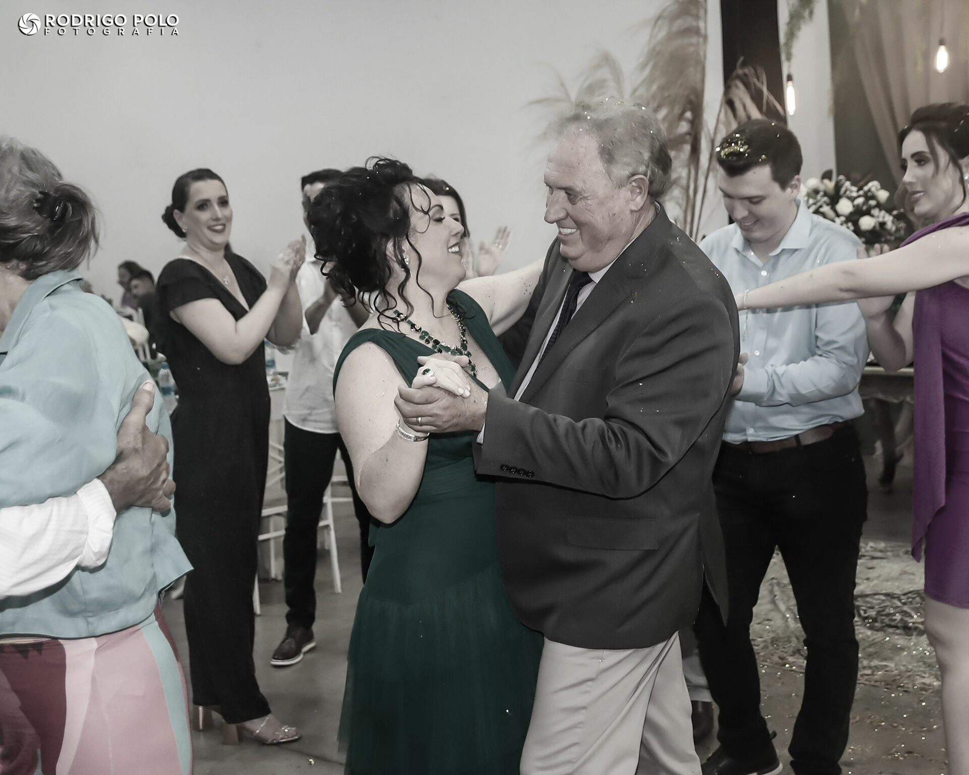 Foto Bodas de Esmeraldas Lourdes e Vanderlei Foto Bodas de Esmeraldas Lourdes e Vanderlei - Imagem 14