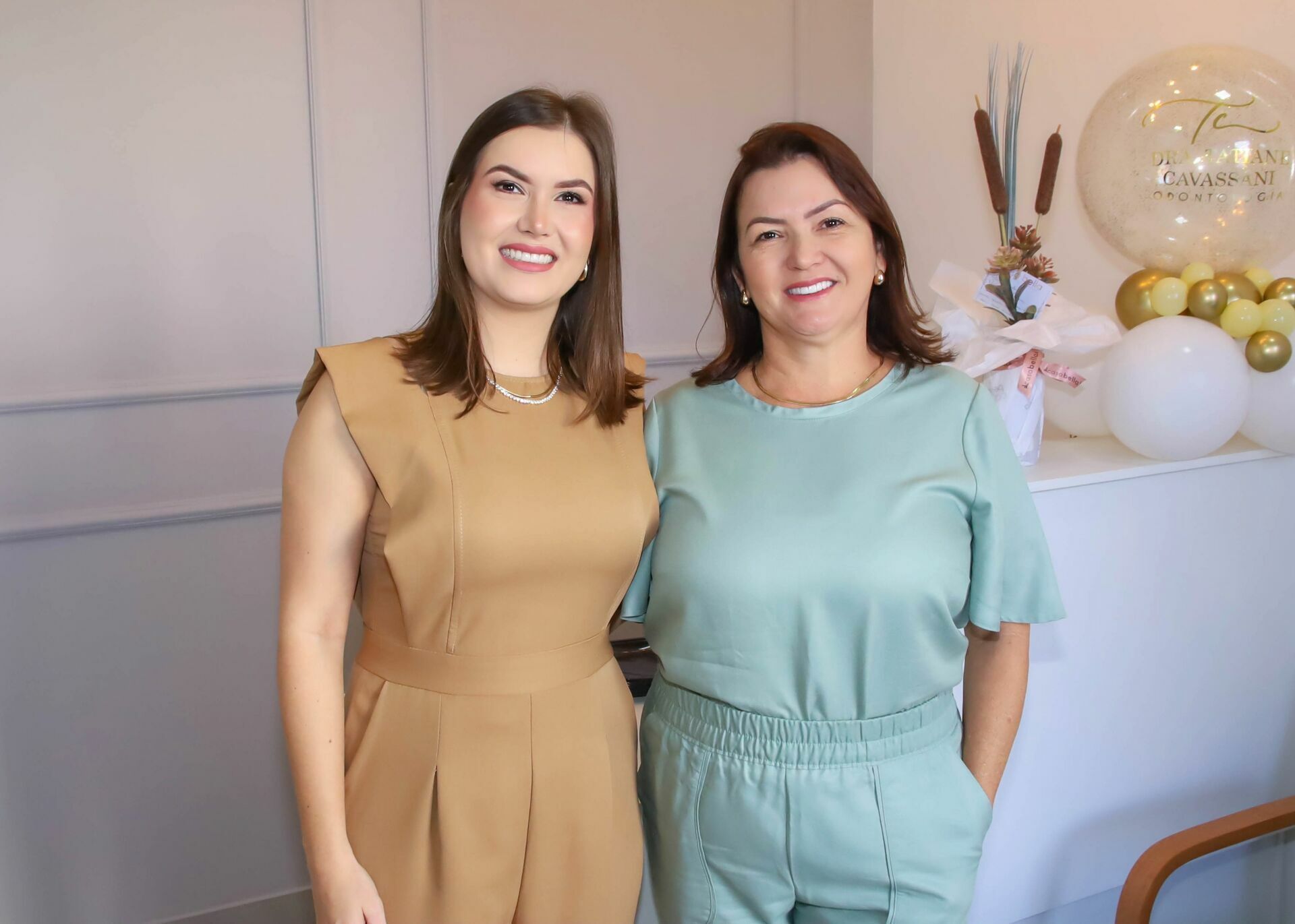 Foto Reinauguração Tatiane Cavassani - Odontologia Foto Reinauguração Tatiane Cavassani - Odontologia - Imagem 14