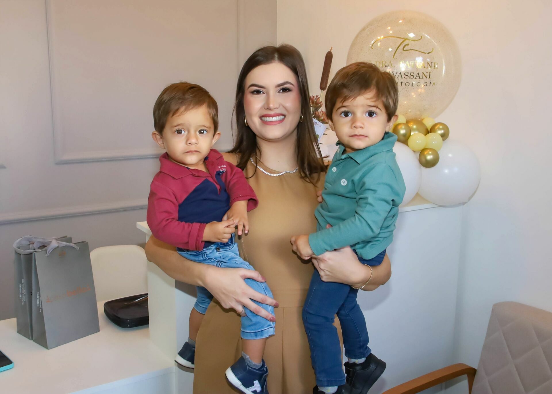 Foto Reinauguração Tatiane Cavassani - Odontologia Foto Reinauguração Tatiane Cavassani - Odontologia - Imagem 18