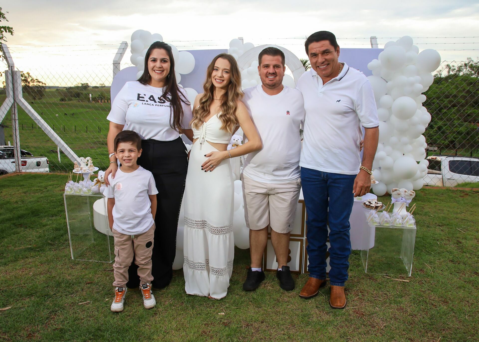 Foto Chá Revelação Taina e Rafael Foto Chá Revelação Taina e Rafael - Imagem 50