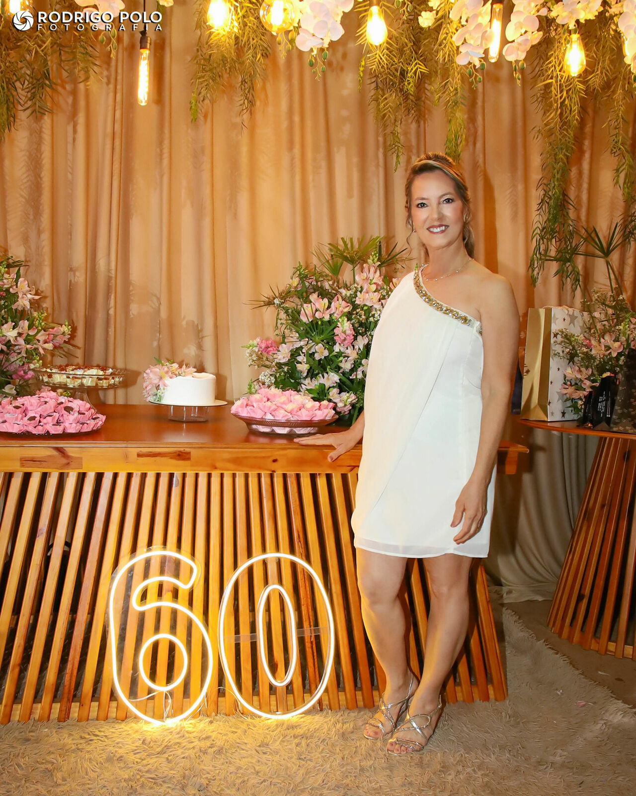 Foto Aniversário Renata - 60 Anos Foto Aniversário Renata - 60 Anos - Imagem 0